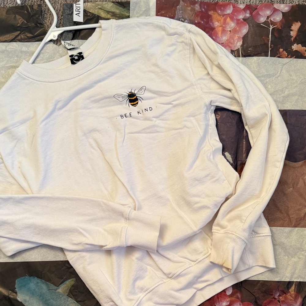 Art Class Cream 'Bee Kind' Women's Crew Neck Sweater